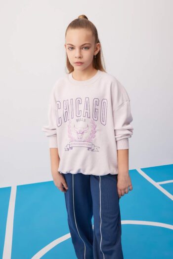 Girl's NBA Chicago Bulls Oversized Fit Wide Cut Crew Neck Sweatshirt