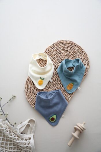 3-Piece Embroidered Apron Model 2