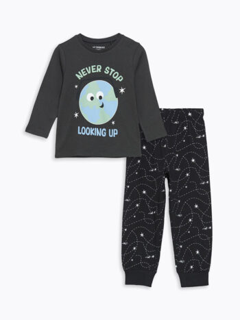 LCW Kids Gri Bisiklet Yaka Erkek Çocuk Pijama Takımı translates to LCW Kids Gray Crew Neck Boys' Pajama Set.