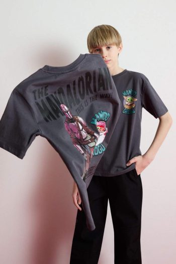 Boys' Star Wars-Mandalorian Crew Neck Short Sleeve T-Shirt