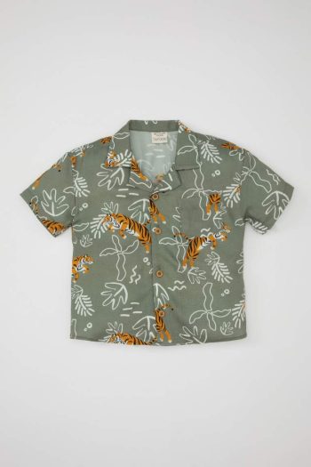 Boy’s Short Sleeve Shirt with Appliqué Collared Pattern