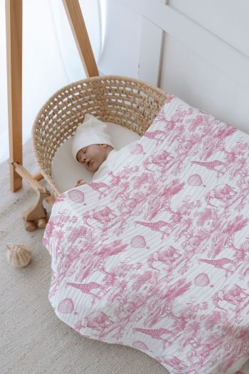 Tuğba Kuğu 4-Layer Muslin Blanket (100x120) - Pink Toile De Jouy