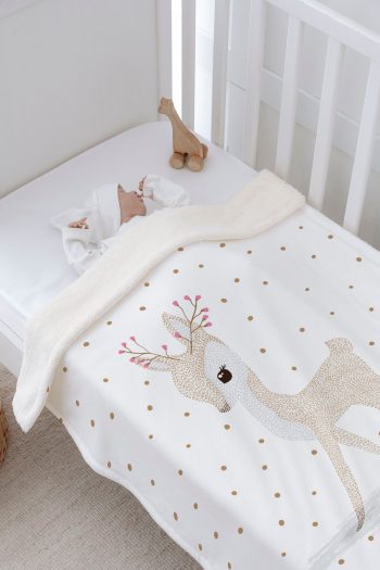 Tuğba Kuğu Plush Double-Sided Blanket - Flower-Horned Deer