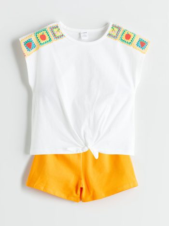LCW Baby                                                                                                 Off-White Fruit Printed Girls' Blouse and Shorts Set (2 Pieces)
