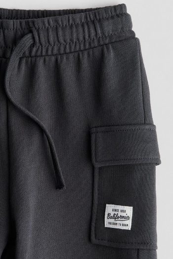 H&M Sweatshirt Cargo Shorts