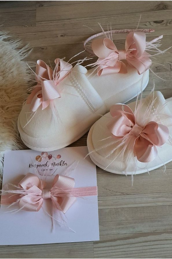 Colorful Little Ones Powder Pink Feather Bow Nursing Set