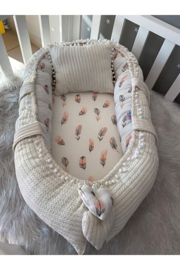 Jaju Baby Nest Luxury Baby Nest with Pom Poms and Feather Pattern