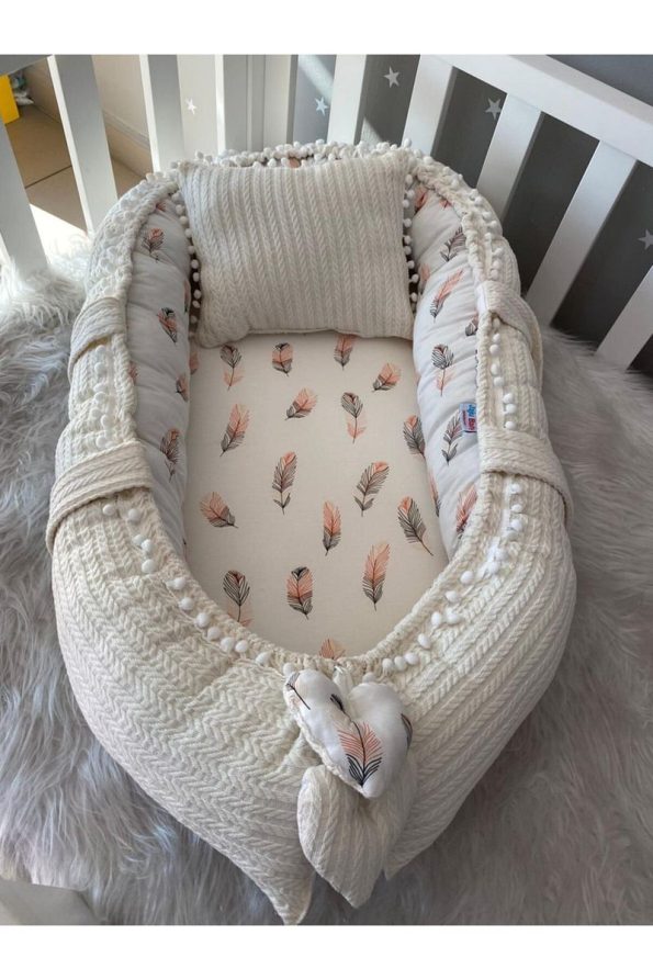 Jaju Baby Nest Luxury Baby Nest with Pom Poms and Feather Pattern