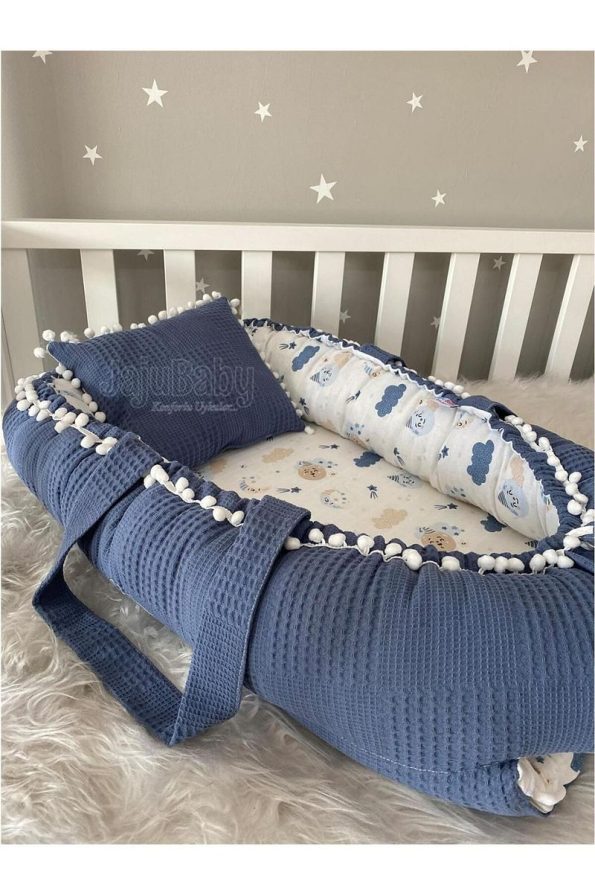Jaju Baby Organic Cotton Waffle and Muslin Pom Pom Baby Nest