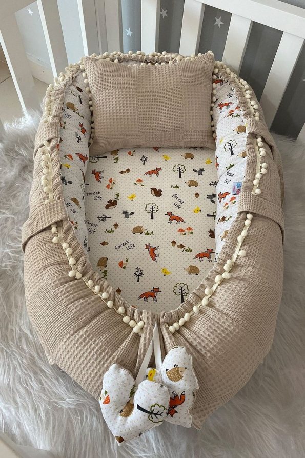 Jaju Baby Fox Design Organic Cotton Nest with Pom Poms