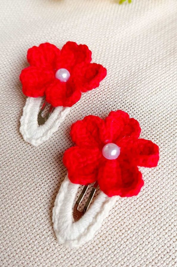 D&D Concept Floral Pattern Hair Clips with Pearl Detail - Set of 2