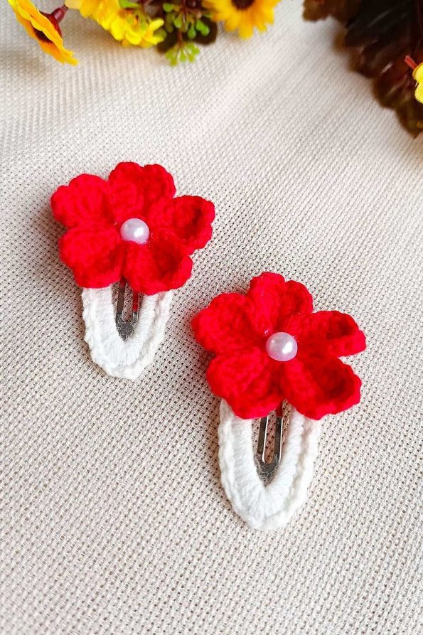 D&D Concept Floral Pattern Hair Clips with Pearl Detail - Set of 2