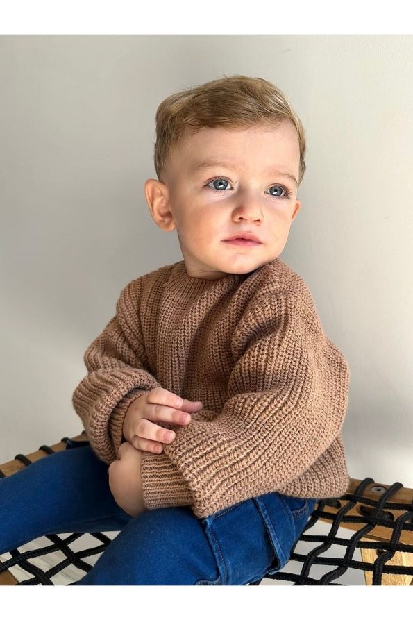 Babily Knit Baby Sweater - Flexible Unisex Oversize, 0-5 Years