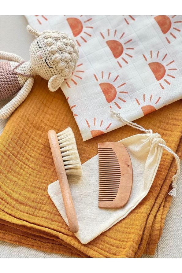 BETSY STUDIO 100% Goat Hair Natural Baby Hair Brush Set