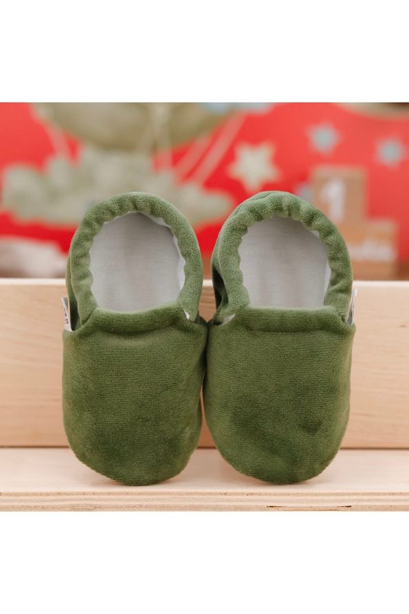 Ella Bonna Non-Slip Velvet Baby Booties in Green