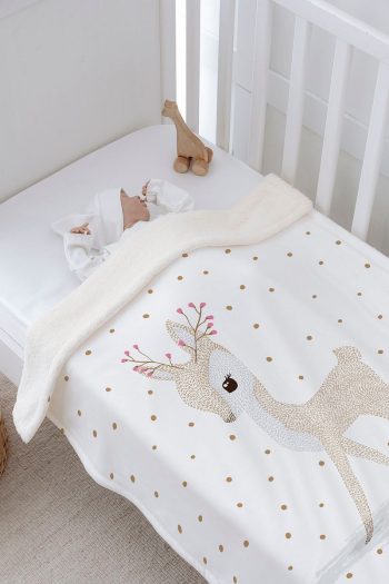 Tuğba Swan Plush Double-Sided Blanket - Flower-Horned Deer