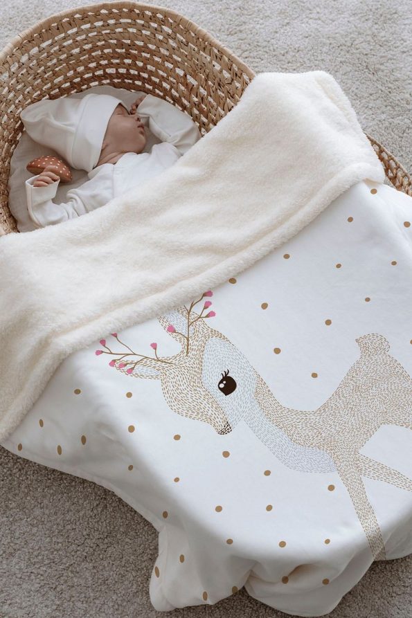 Tuğba Swan Plush Double-Sided Blanket - Flower-Horned Deer