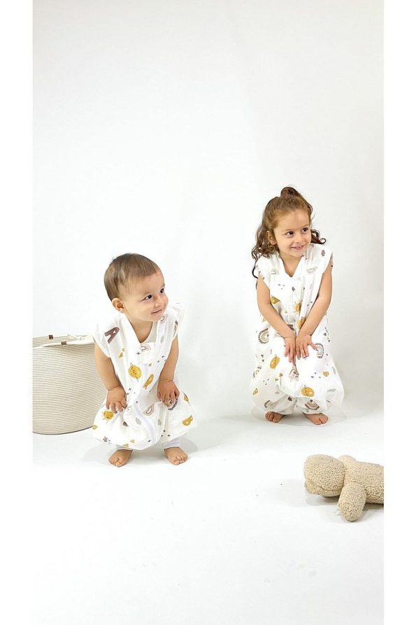 Las Vivas Kids Summer Muslin Sleeping Bag 0.5 Tog Rainbow Design