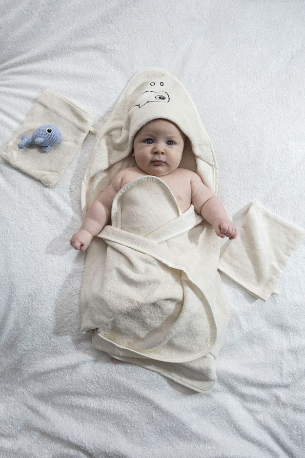 EIFIN Bamboo Fish Embroidered Baby Towel Swaddle and Pouch Set