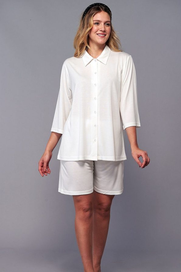 Front Buttoned Maternity Shorts Set in Ecru