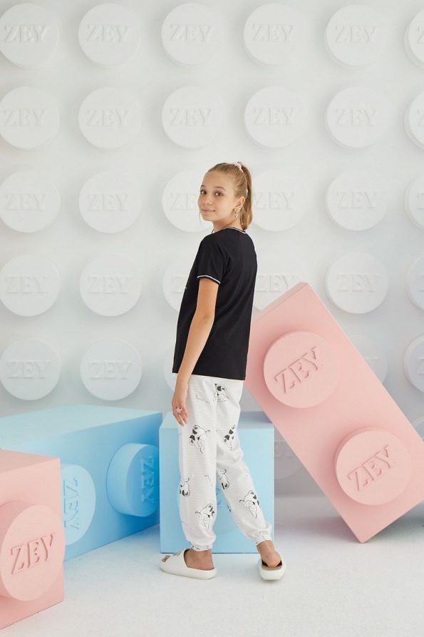 Zeyzey Girls Printed Pajama Set