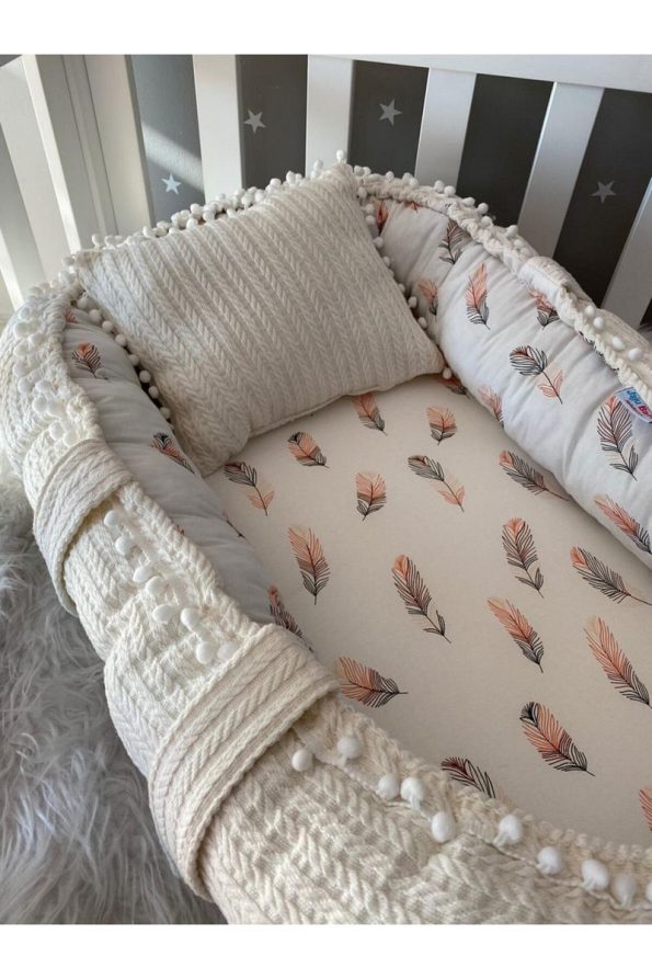 Jaju Baby Nest Luxury Baby Nest with Pom Poms and Feather Pattern