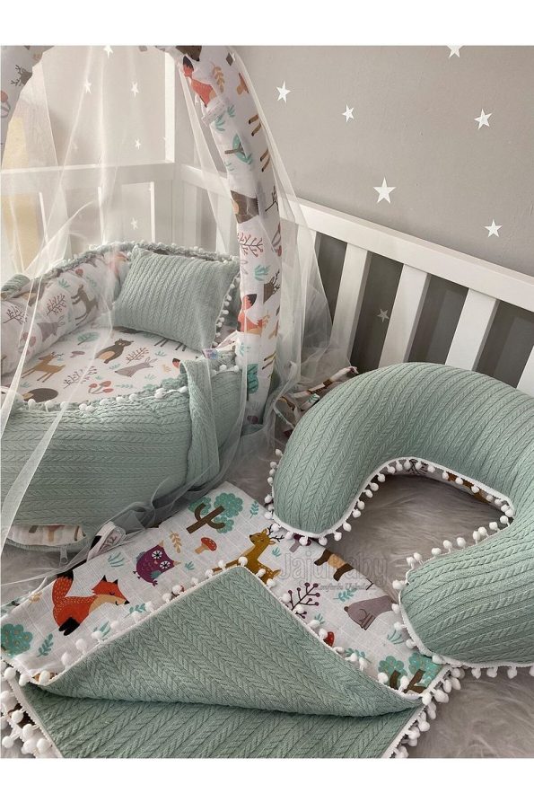 Jaju Baby Green Knit Nest with Forest Pattern and Pom Poms 6-Piece Side Bed Set