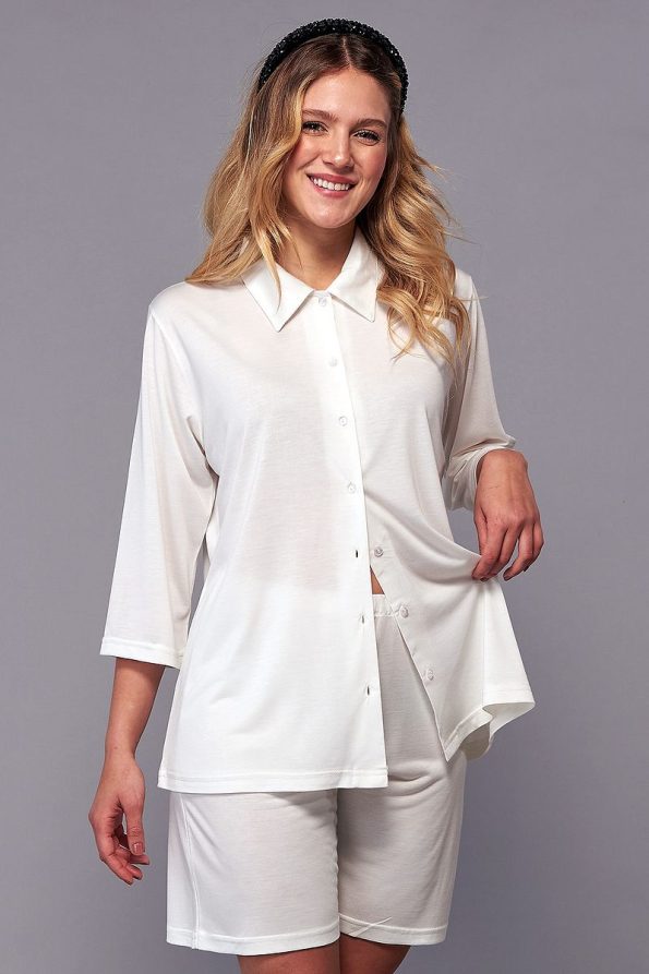Front Buttoned Maternity Shorts Set in Ecru