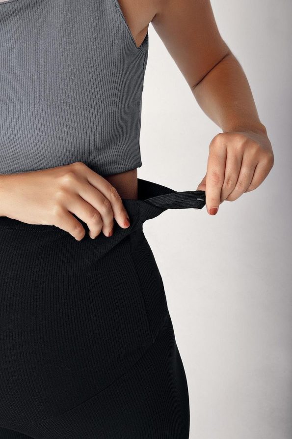 Adjustable High-Waisted Stretch Maternity Capri Leggings