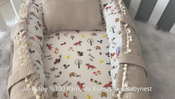 Jaju Baby Fox Design Organic Cotton Nest with Pom Poms