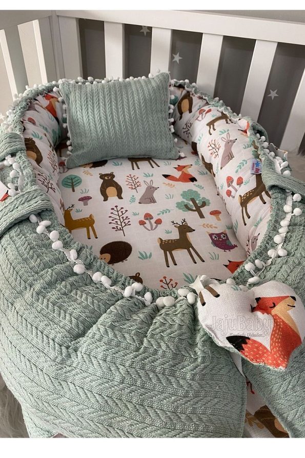 Jaju Baby Green Knit Nest with Forest Pattern and Pom Poms 6-Piece Side Bed Set