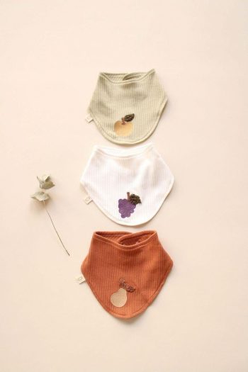 3-Piece Embroidered Bib Set Model 3