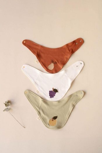 3-Piece Embroidered Bib Set Model 3