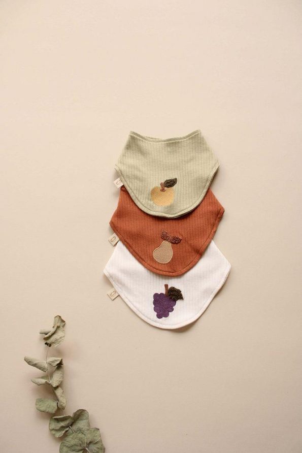 3-Piece Embroidered Bib Set Model 3