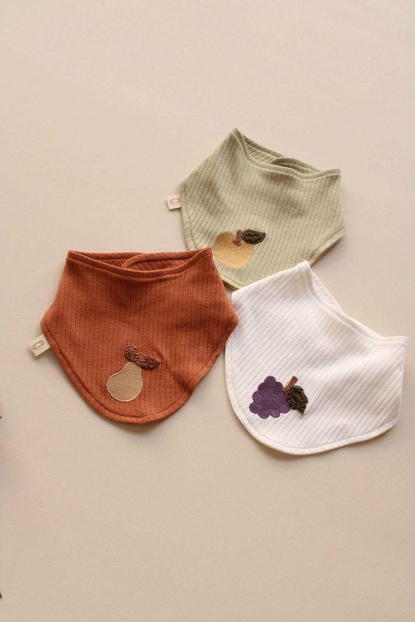 3-Piece Embroidered Bib Set Model 3