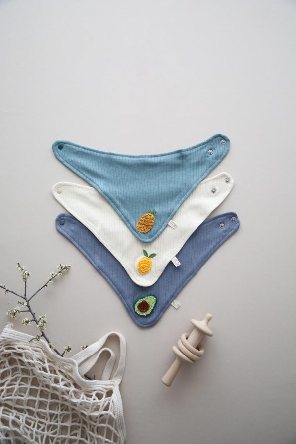 Set of 3 Embroidered Bibs Model 2