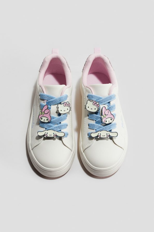 Embroidered Sports Shoes