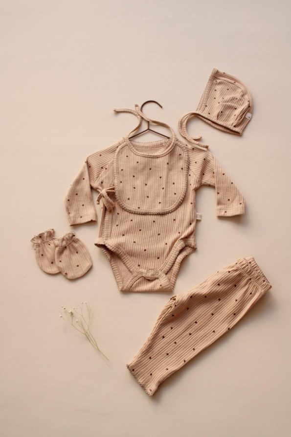 5-Piece Newborn Set with Floral Print