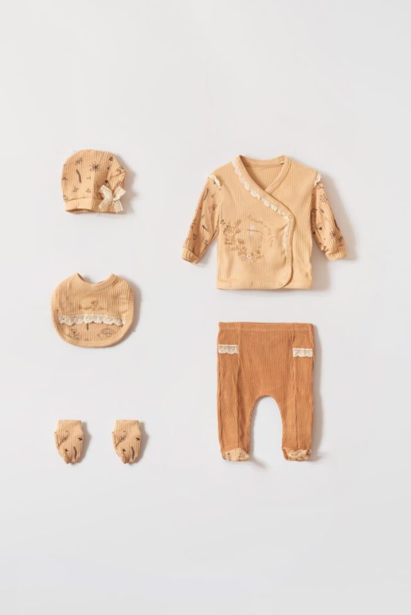 Kilva Patterned 5-Piece Newborn Bodysuit Set