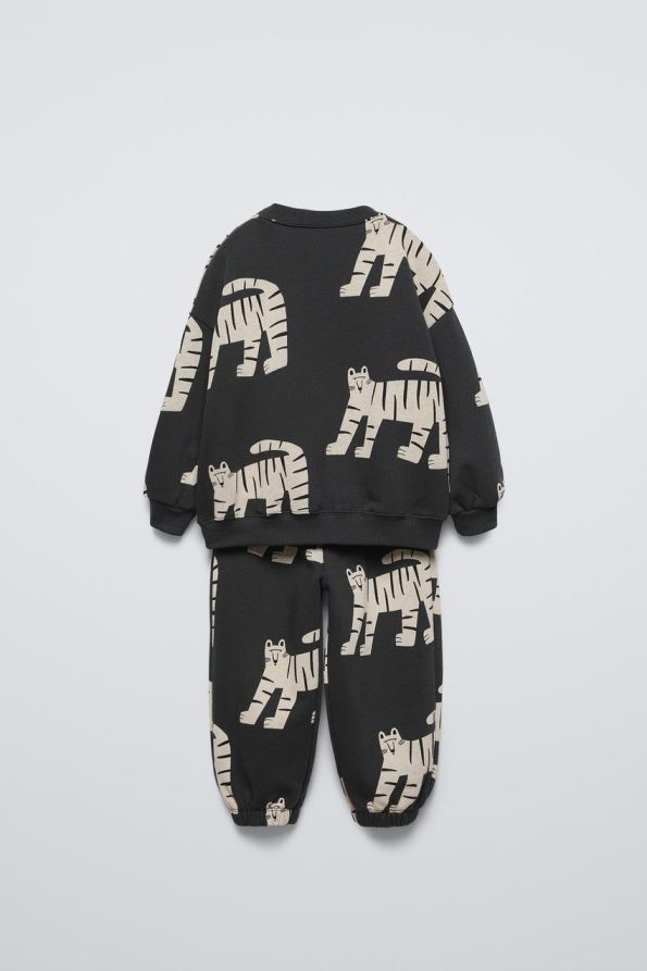 Boys' Cotton Black Tiger Print Sweatshirt and Jogger Set for Winter