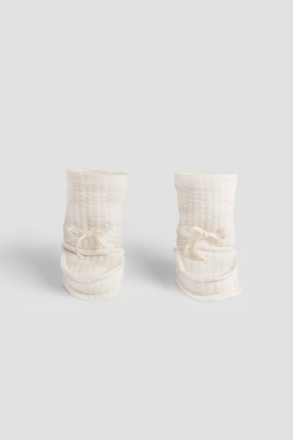 Wellsoft Quilted Cream Baby Booties