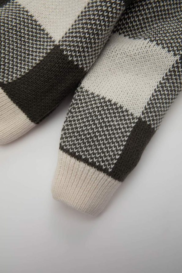 Boys' Checkered V-Neck Buttoned Knit Cardigan