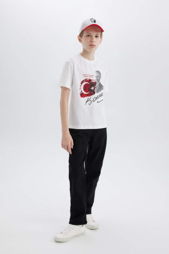 Boys' Straight Fit Basic Denim Jeans