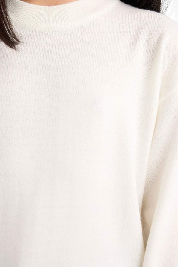 Girls' Standard Fit Crew Neck Knit Sweater