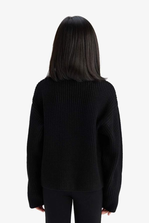 Girls' Standard Fit Crew Neck Knit Sweater
