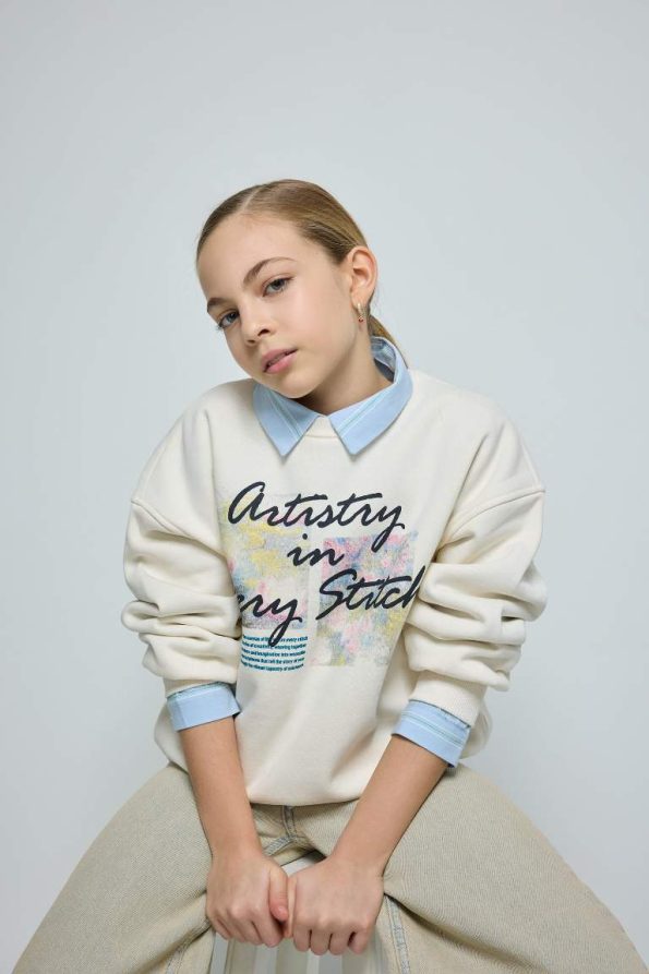 Girls' Oversized Wide Fit Printed Soft Fleece Sweatshirt