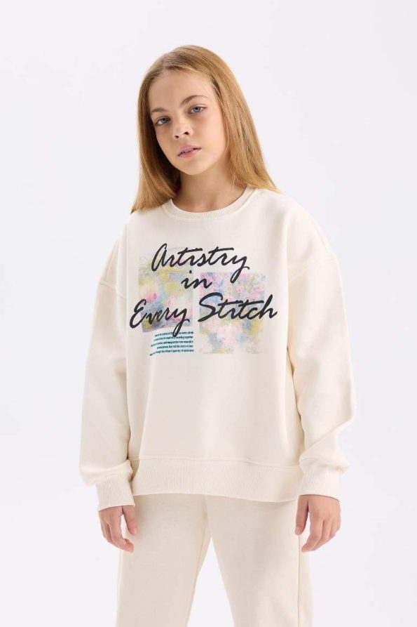 Girls' Oversized Wide Fit Printed Soft Fleece Sweatshirt