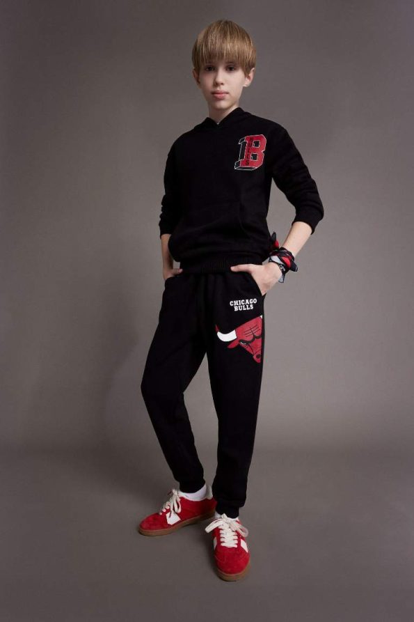Boys' NBA Chicago Bulls Elastic Waist Jogger Pants