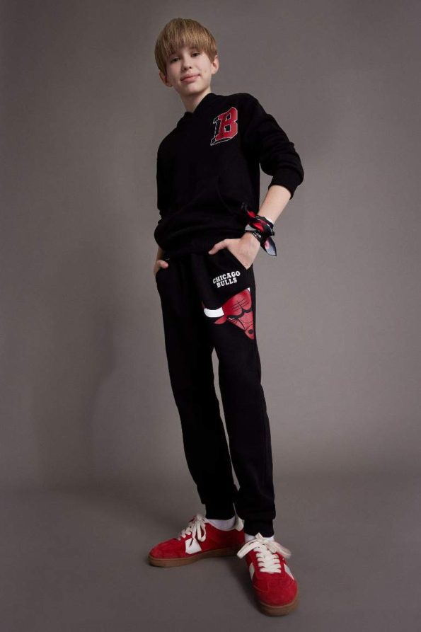 Boys' NBA Chicago Bulls Elastic Waist Jogger Pants