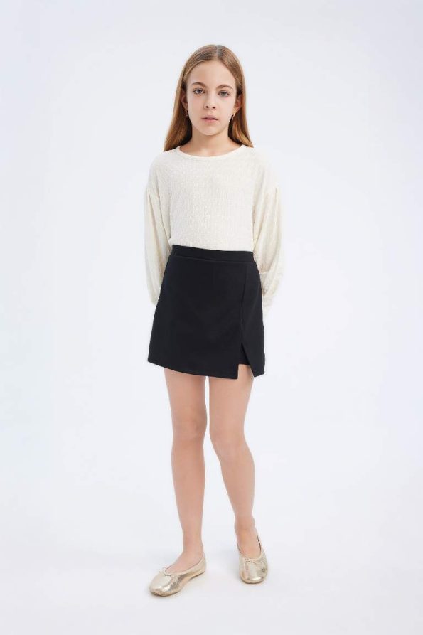 Girls' Two-Piece Set with Bicycle Neck Long Sleeve Blouse and Shorts Skirt